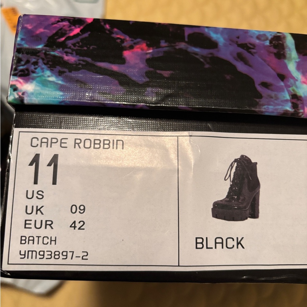 Beautiful Brand New Cape Robbin Boots! So Stylish!
Black Sequins
Smoke Free - Picture 6 of 7